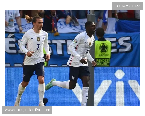 AC米兰对阵莱切的比赛精彩瞬间回顾与赛后分析 AC米兰对阵莱切的比赛精彩瞬间回顾与赛后分析